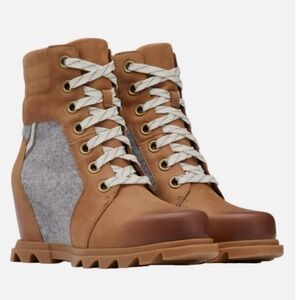 SOREL Joan of arctic wedge iii lexie boots in taffy, gum ii